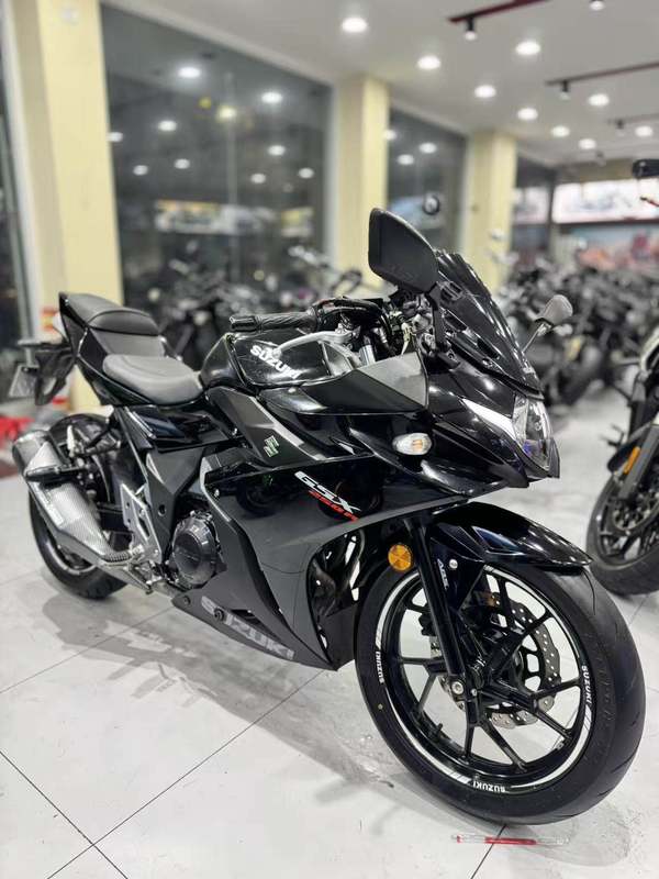 豪爵铃木 GSX250R