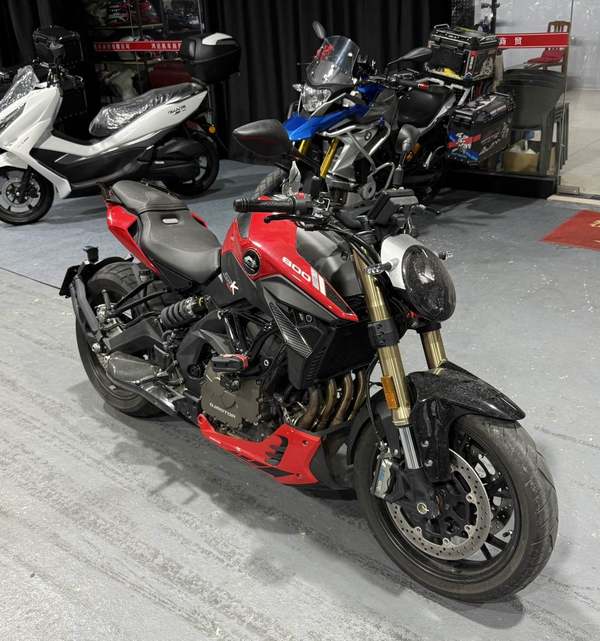 QJMOTOR 追600