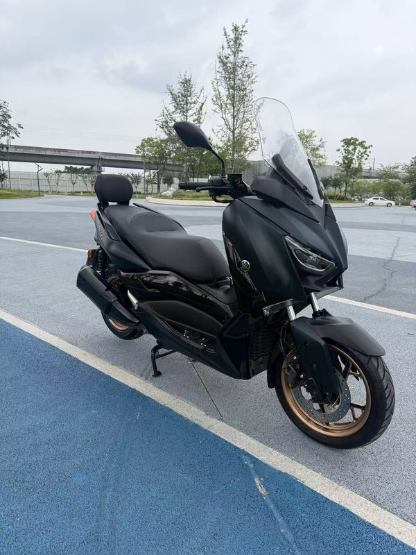 雅马哈 XMAX