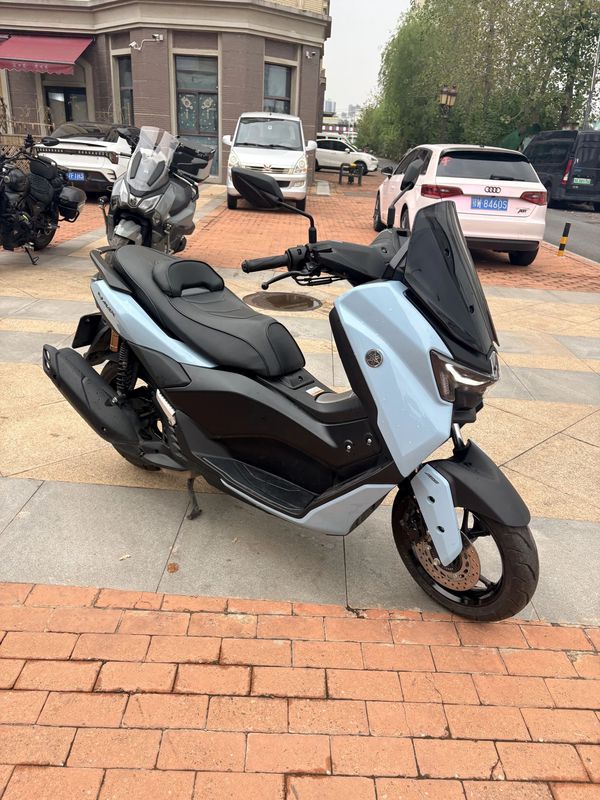 雅马哈 NMAX