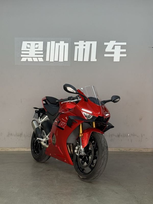 张雪机车 500RR