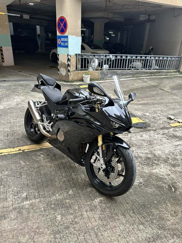 张雪机车 500RR
