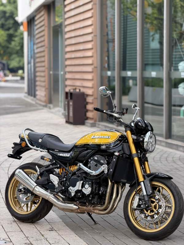 川崎 Z900RS