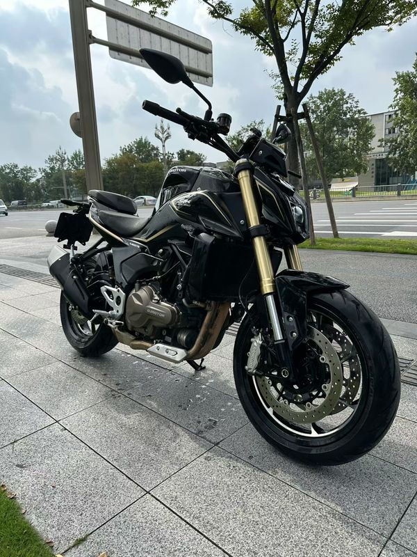 QJMOTOR 追550