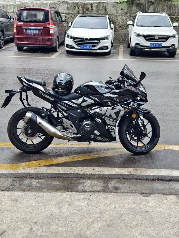 豪爵铃木 GSX250R