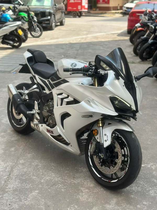 QJMOTOR 赛600