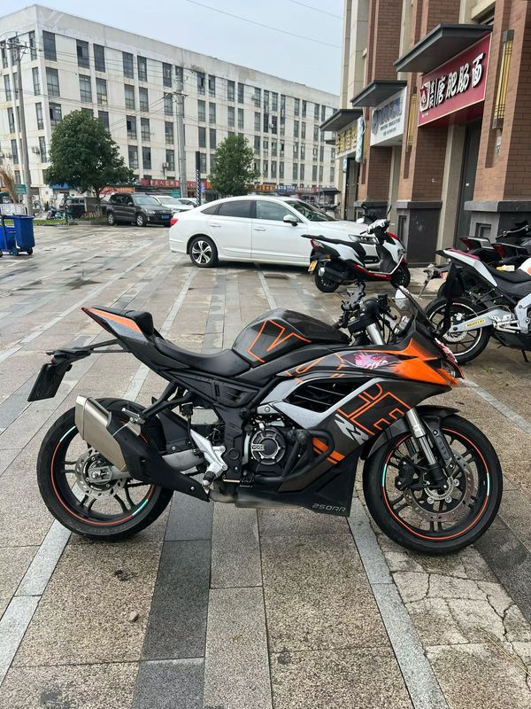无极 250RR