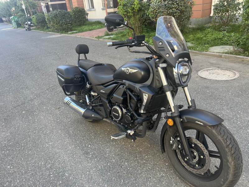 豪爵 TR300