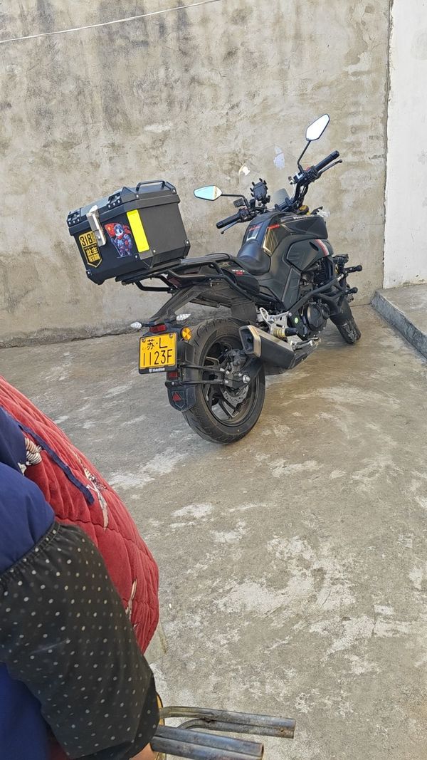 豪爵 XCR300