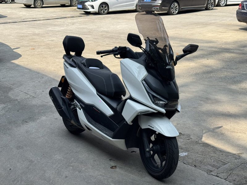 新大洲本田 NS150GX