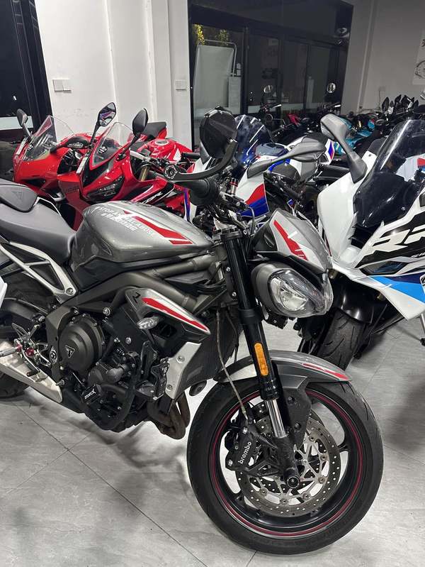 凯旋 Street Triple 765
