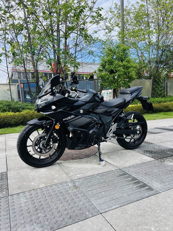 豪爵铃木 GSX250R