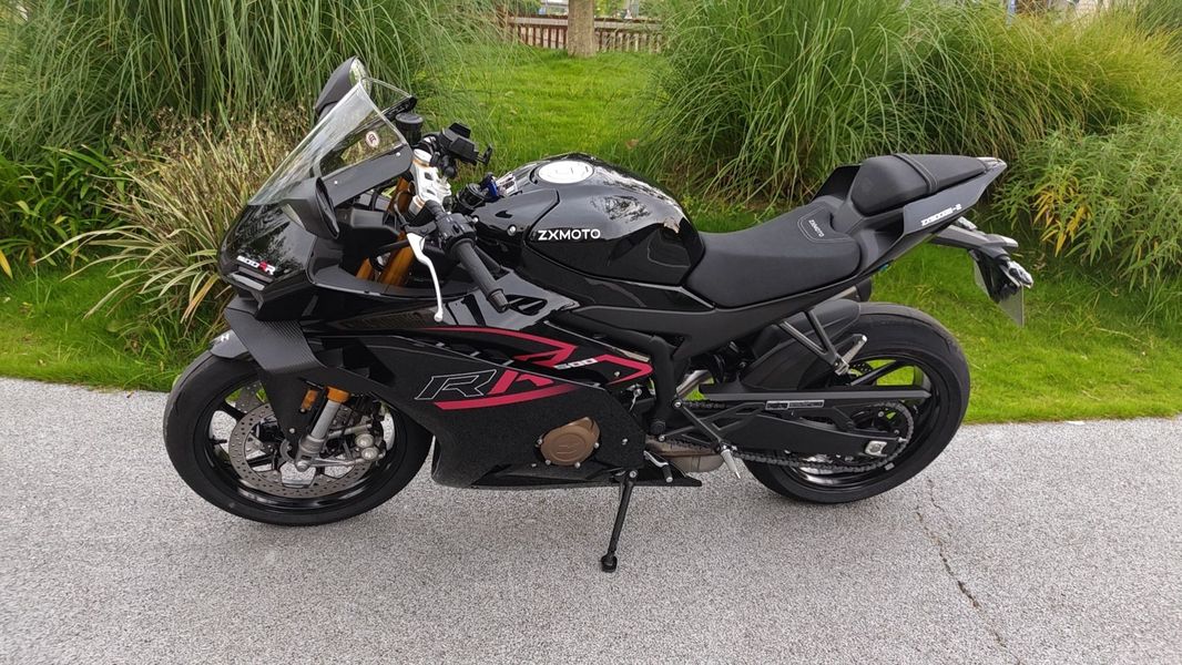 张雪机车 500RR