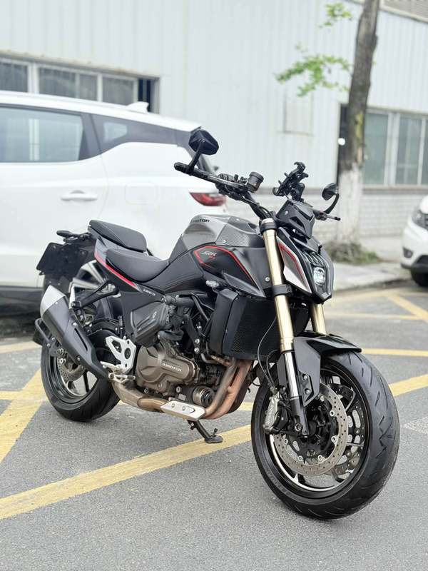QJMOTOR 追550