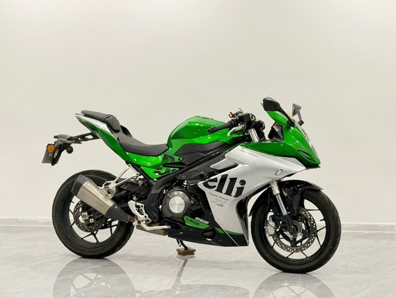 贝纳利 龙卷风 Tornado 252R
