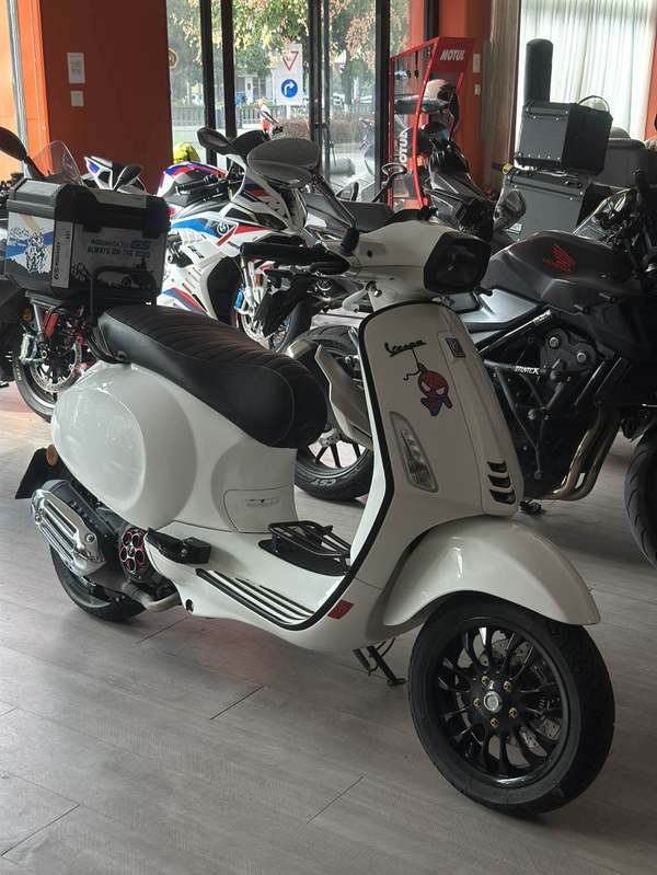 VESPA Sprint 150