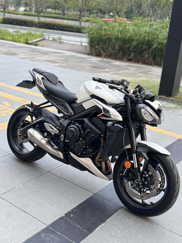 凯旋 Street Triple 765