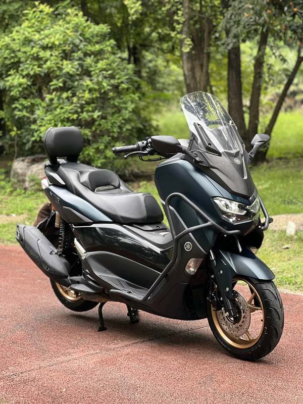 雅马哈 NMAX