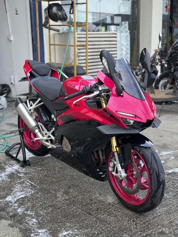 张雪机车 500RR