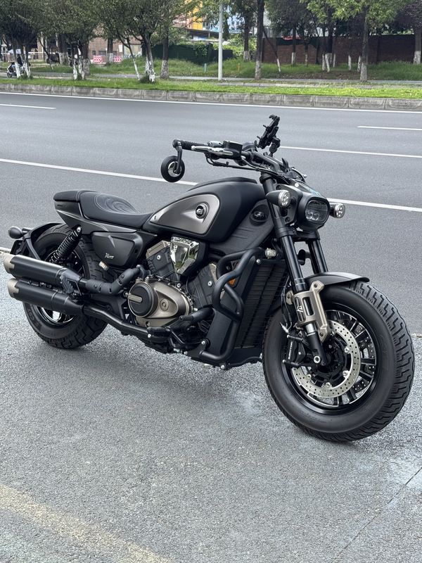 QJMOTOR 闪600
