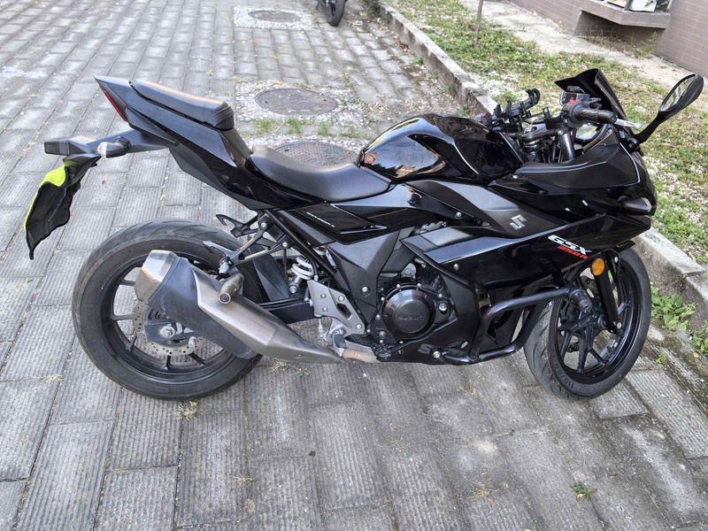 豪爵铃木 GSX250R