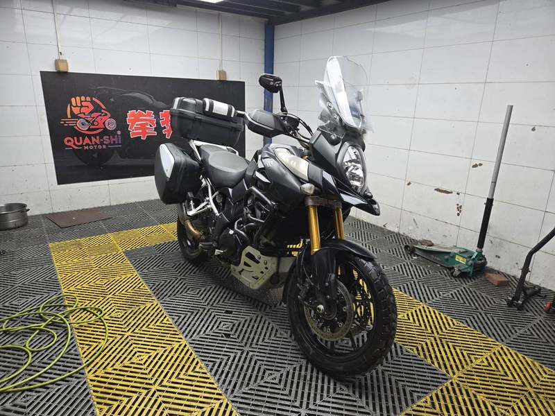 铃木 V-Strom 1000 