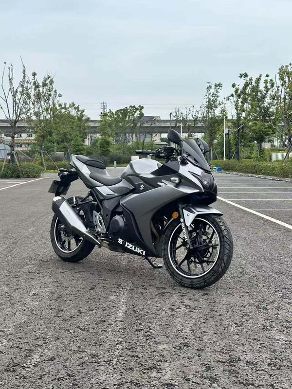 豪爵铃木 GSX250R