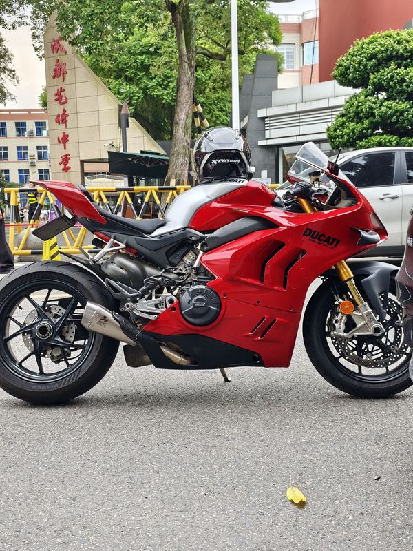 杜卡迪 Panigale V4