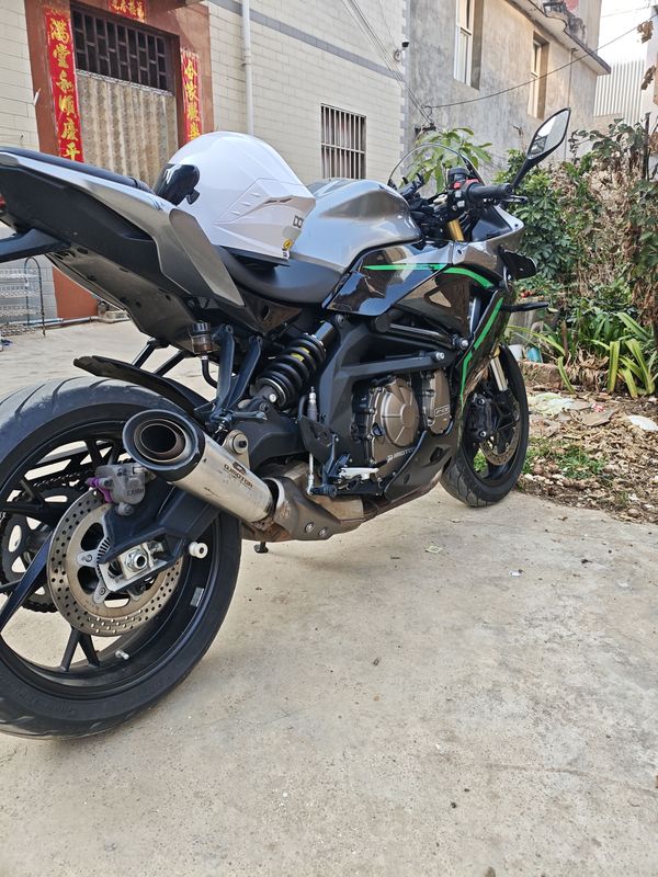 QJMOTOR 赛600