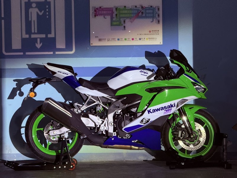川崎 ZX-4R