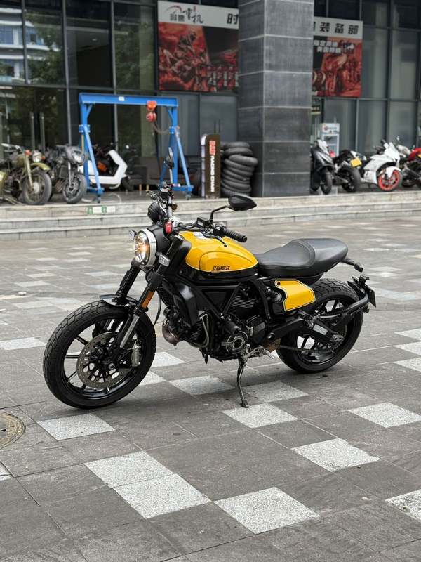 杜卡迪 Scrambler 800