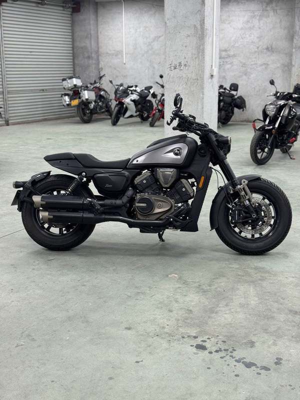 QJMOTOR 闪600
