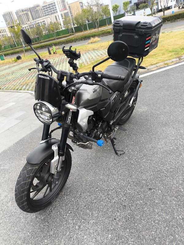 新大洲本田 CBF190TR