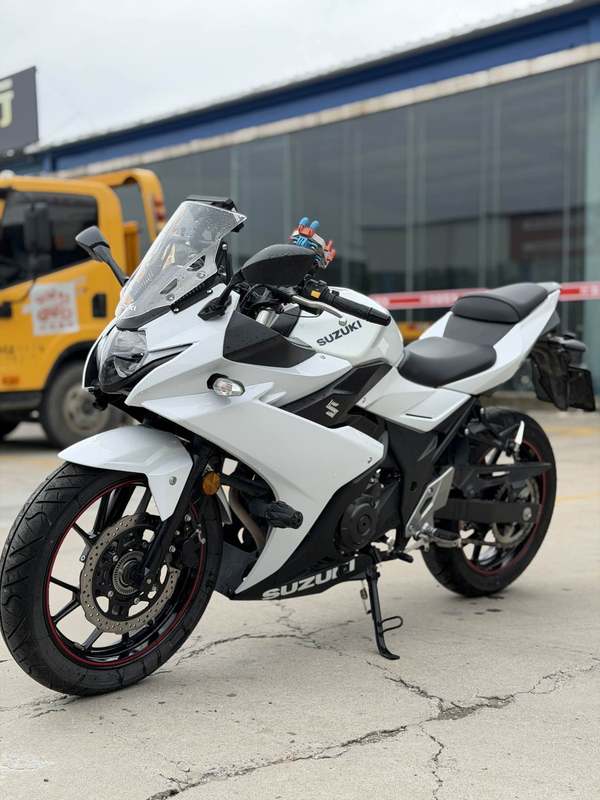 豪爵铃木 GSX250R