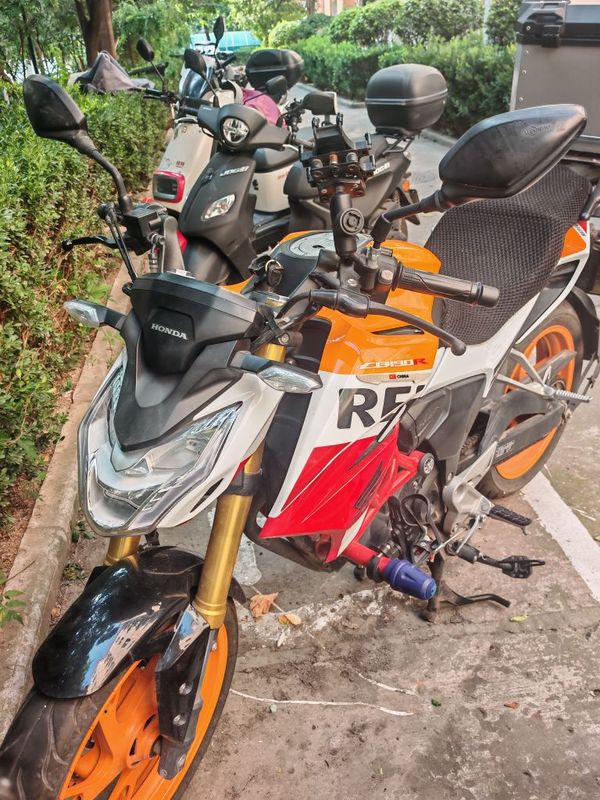 五羊本田 CB190R 暴锋眼