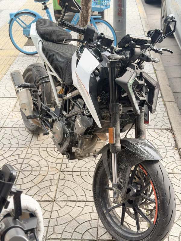 KTMR2R 390 Duke