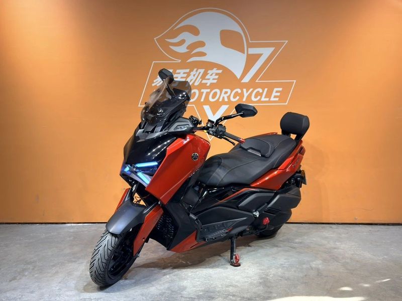 雅马哈 XMAX