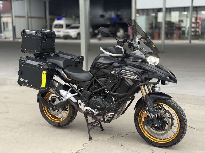 贝纳利 TRK552