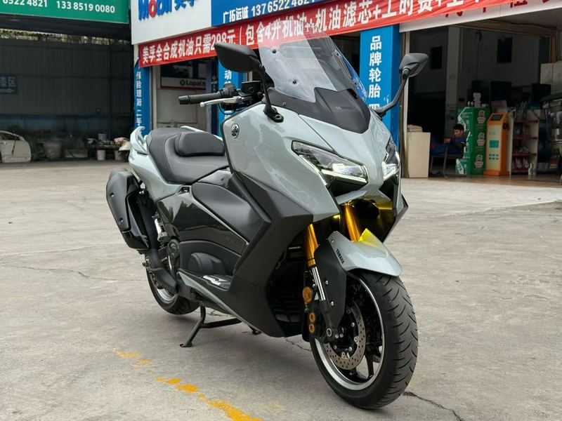 雅马哈 TMAX
