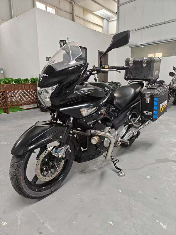 豪爵铃木 骊驰 GW 250F