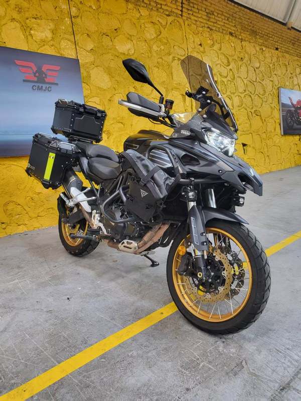 贝纳利 TRK552