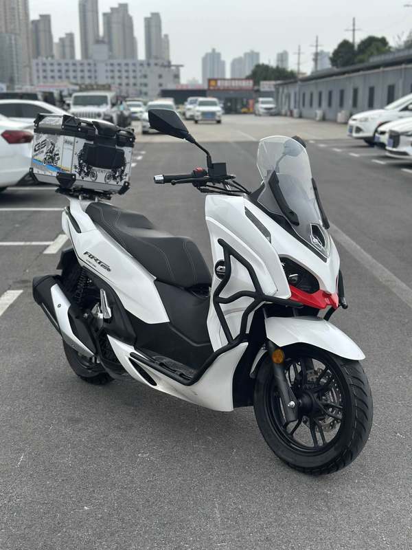 QJMOTOR 鸿150 City