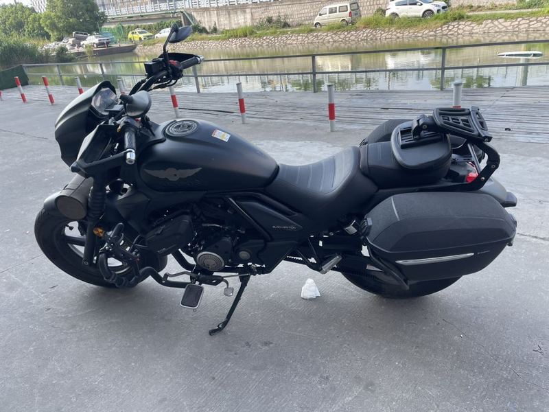 豪爵 TR300