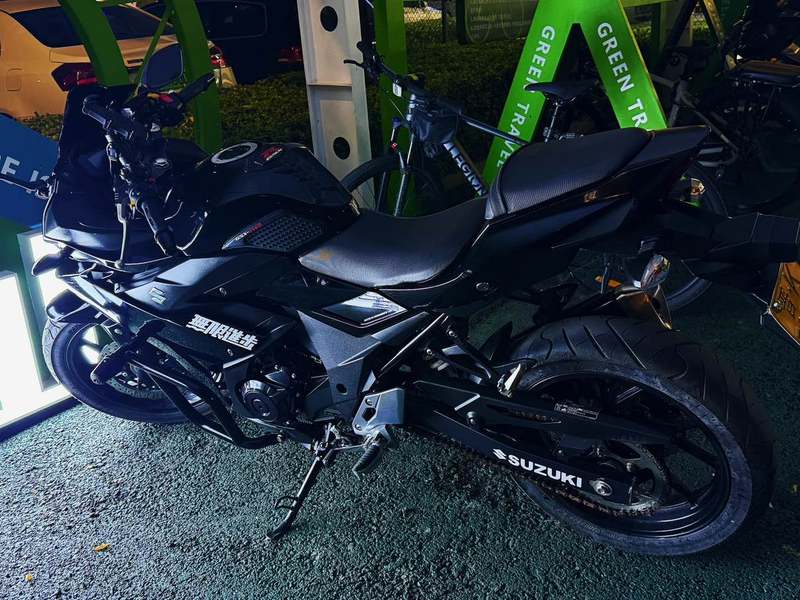 豪爵铃木 GSX250R
