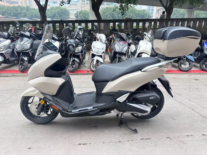 五羊本田 NWT150