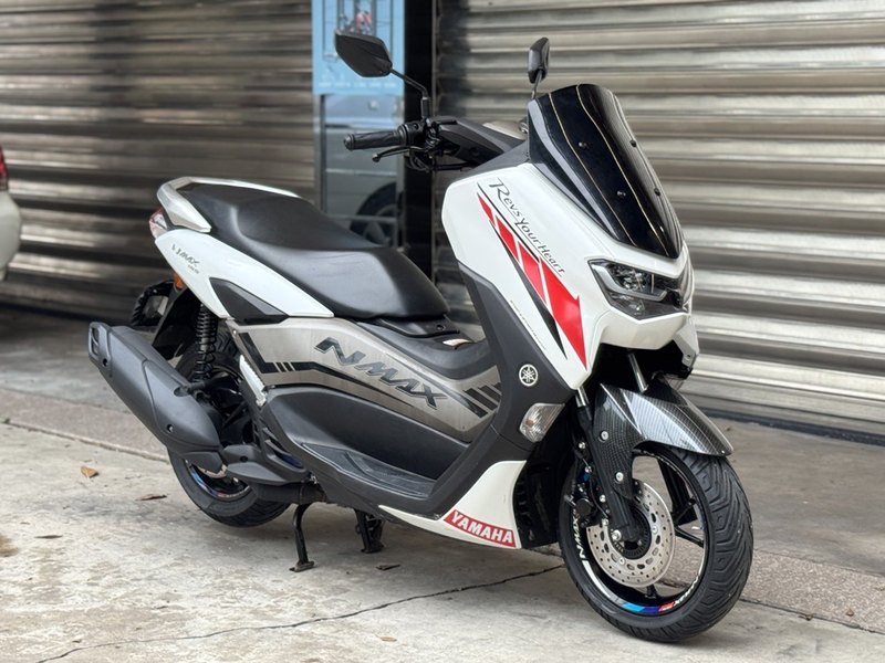 雅马哈 NMAX