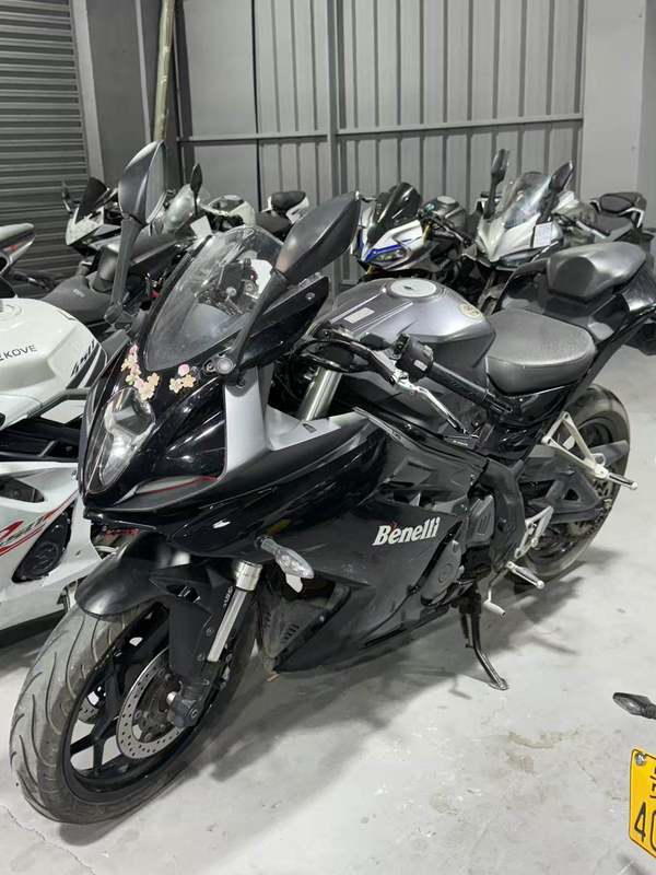 贝纳利 龙卷风 Tornado 302R
