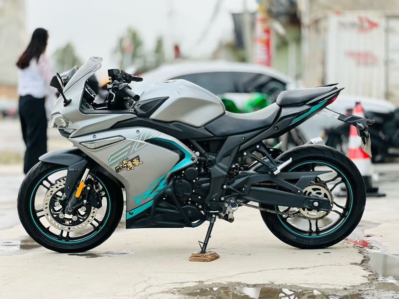 无极 300RR