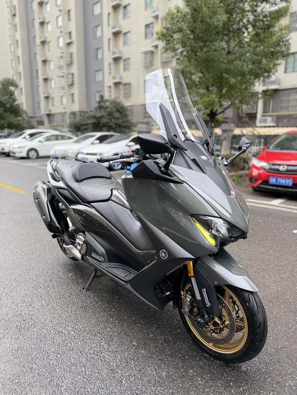 雅马哈 TMAX