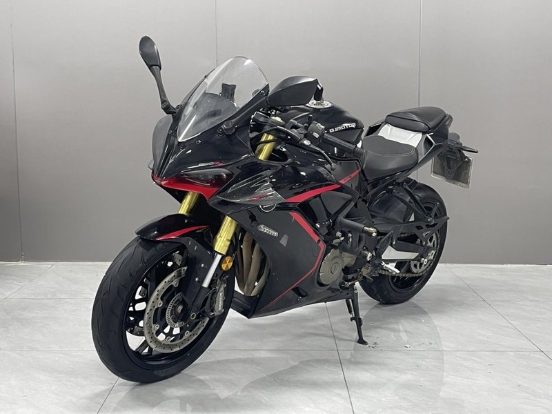 QJMOTOR 赛600